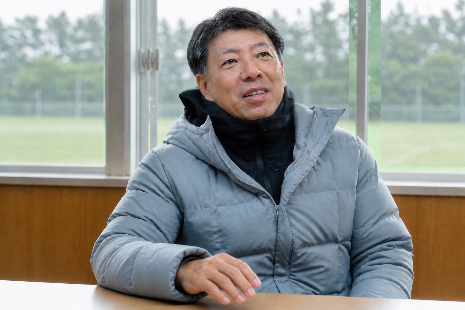 中学生へのメッセージを語る鈴木雅人監督
